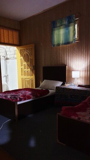 9 Schlafzimmer, Bügeleisen/Bügelbrett, kostenloses WLAN, Bettwäsche
