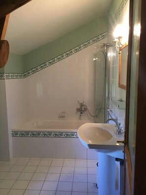Bathtub, hair dryer