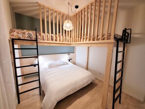 2 bedrooms, desk, iron/ironing board, travel crib - A pied-à-terre at the gateway to the Pyrenees National Park and major sites (Luz-Saint-Sauveur)