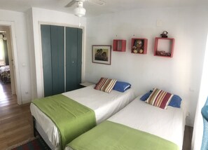 3 bedrooms, iron/ironing board, travel cot, free WiFi