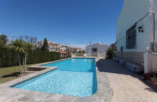 Quiet area in Cabo de Las Huertas, 5 min from the beach.