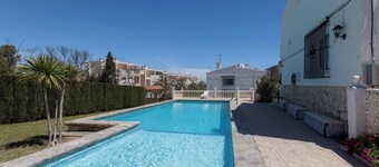 Quiet area in Cabo de Las Huertas, 5 min from the beach.