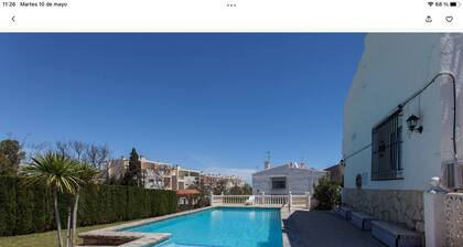 Quiet area in Cabo de Las Huertas, 5 min from the beach.