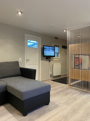 Flat-screen TV - S-CHALET Camping with comfort in the Black Forest (Steinach)