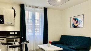 Interior - 1 Bedroom Apartment in Cannes (Cannes)