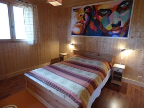 WiFi (無料)