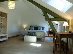 4 bedrooms, WiFi, bed sheets