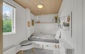 3 bedrooms, free WiFi - Nice home in Roslev with kitchen (Roslev)