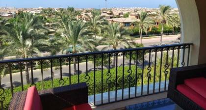 Penthouse in Marassi, family sized with twin pool.