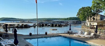 2BR Getaway for Families Lake & Pool View Pets Beach W&D & Slip Trailer Parking
