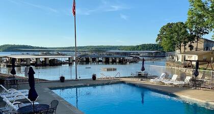 2BR Getaway for Families Lake & Pool View Pets Beach W&D & Slip Trailer Parking