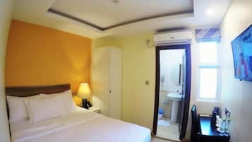 Desk, iron/ironing board, free WiFi, bed sheets