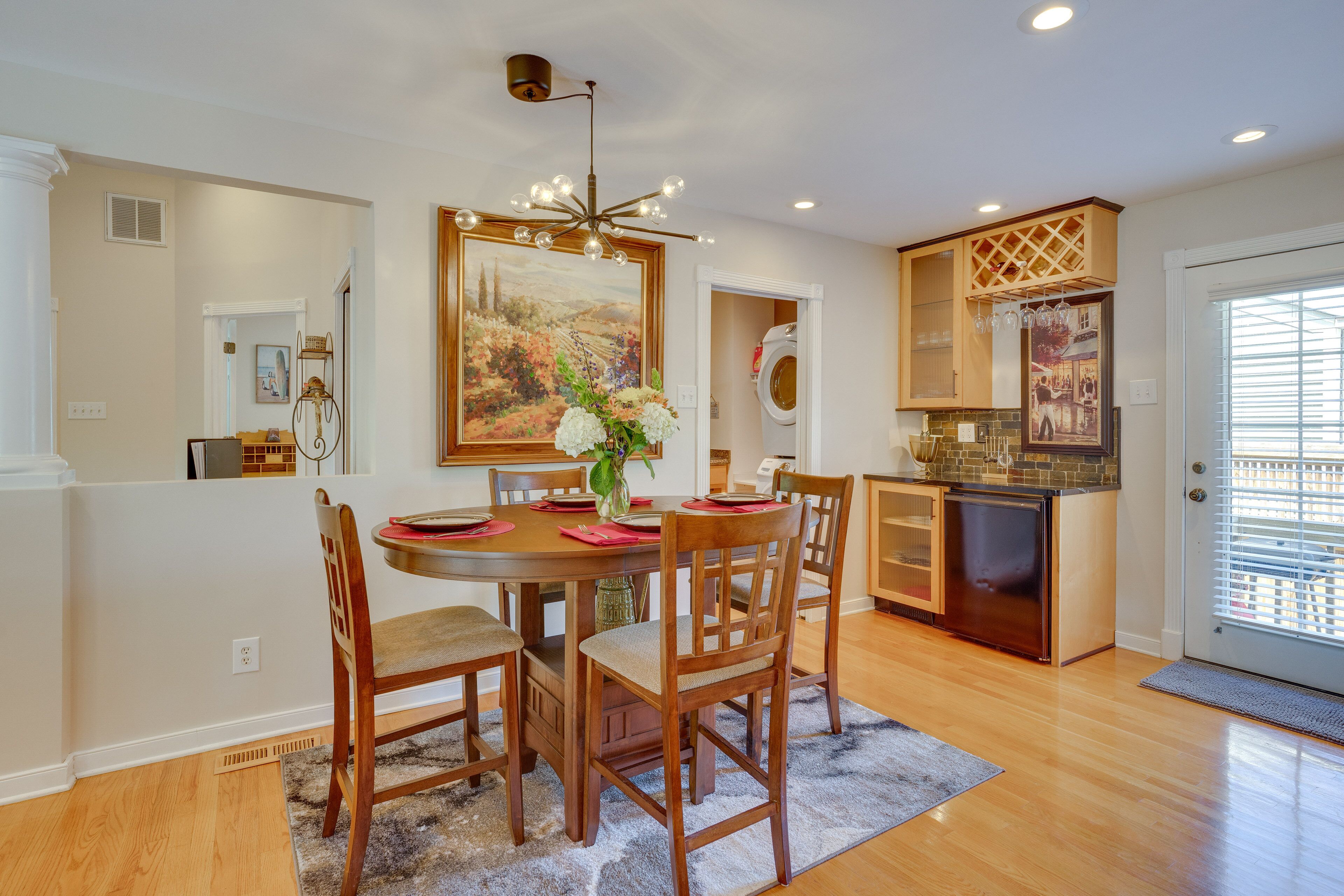 Cozy Richmond Retreat w/ Yard ~ 5 Mi to Dtwn!