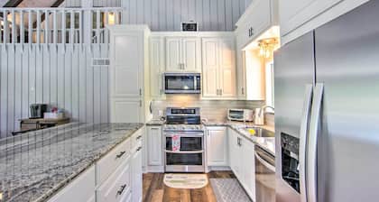Brookeland Resort Cabin w/ Golf + Lake Access