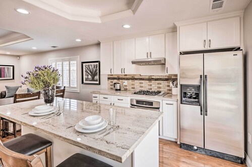 Walkable Family Home Near Levi's Stadium!