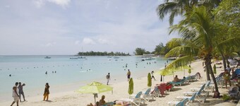 Pereybere Beachside Apartment