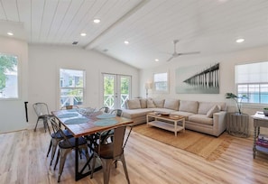Flat-screen TV, offices - Private Pool, Golf Cart Option - 3 Bikes! (Santa Rosa Beach)