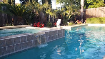 Piscine extérieure, piscine chauffée