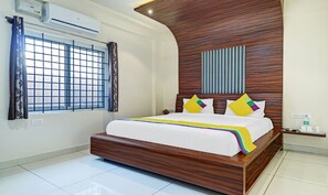 Standard dubbelrum | Skrivbord och strykjÀrn/strykbrÀda