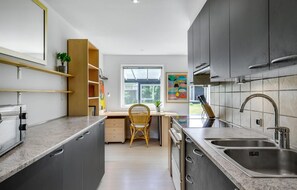 Fridge, microwave, stovetop, dishwasher