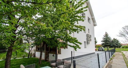 Two bedroom modern apartment near the airport