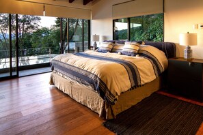 4 bedrooms, desk, iron/ironing board, travel cot