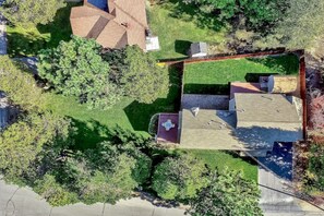 Exterior - Lakeside Beach 4 Bedroom Home-Walk To Lake Tahoe (South Lake Tahoe)