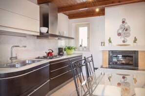 Fridge, microwave, oven, dishwasher