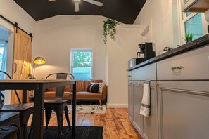 Interior - Campfire Cottage: Fireplace, fire pit & no chores! (Kingston)