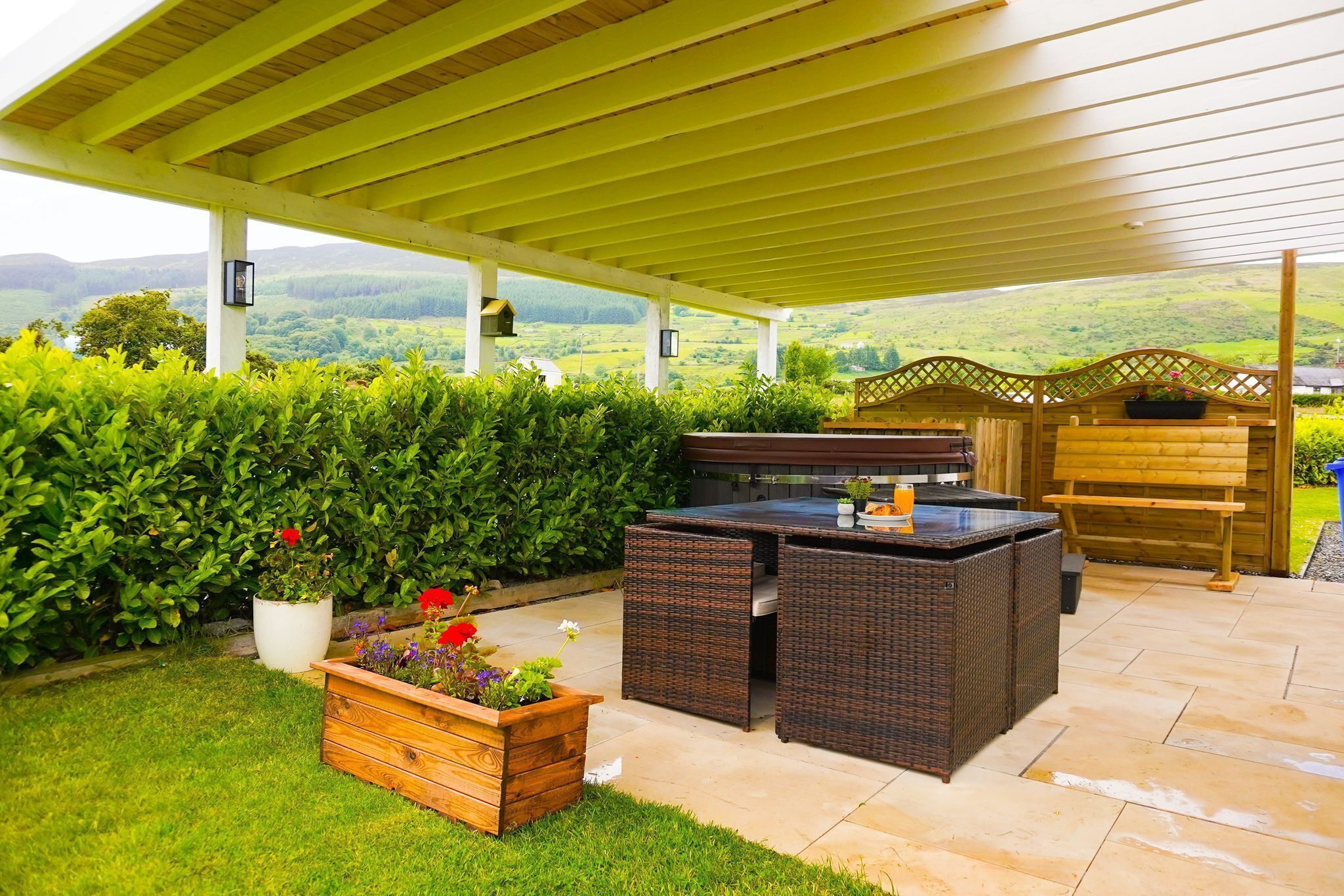 Hot Tub / whirlpool bath (Outdoor)