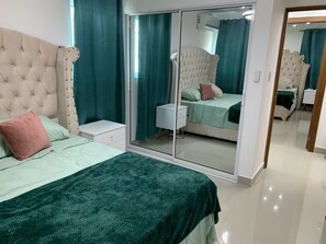 2 Schlafzimmer, Bügeleisen/Bügelbrett, kostenloses WLAN, Bettwäsche