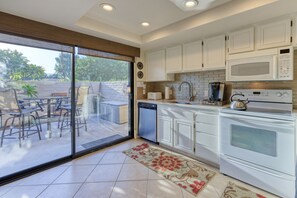 Refrigerador, microondas, parrilla de estufa y lavavajillas 