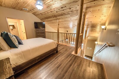 Old Mills Resort OM A13 3 Bedroom Condo by RedAwning