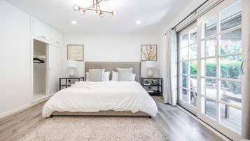 4 bedrooms, iron/ironing board, free WiFi, bed sheets