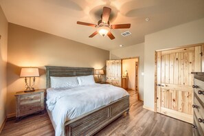 Condo, 2 quartos | 2 quartos, ferros/tábuas de passar roupa, berços (sobretaxa)