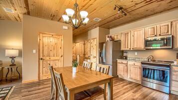 Condo, 2 Bedrooms | Private kitchen | Fridge, oven, coffee/tea maker, toaster