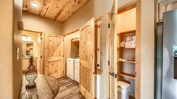 Condo, 2 Bedrooms | Interior