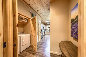Condo, 2 Bedrooms | Interior