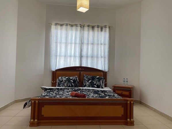 1 bedroom, internet - Homestay. Set up furnished room in a villa (Al Ain)