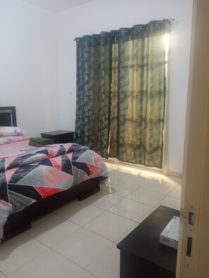 1 bedroom, internet - Homestay. Set up furnished room in a villa (Al Ain)
