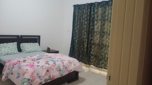 1 bedroom, internet - Homestay. Set up furnished room in a villa (Al Ain)