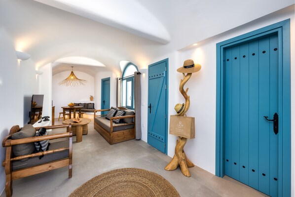 42-inch TV with satellite channels - I K I A since 1980 (Santorini)