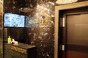 Concierge desk - Easy Inn Hotel Suites (Amman)