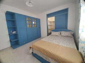 4 Schlafzimmer, Schreibtisch, BĂŒgeleisen/BĂŒgelbrett, Reisekinderbett