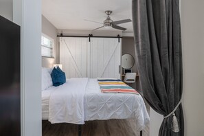 1 chambre, bureau, fer et planche à repasser, Wi-Fi
