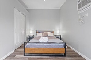 1 habitación, escritorio, wifi y ropa de cama 