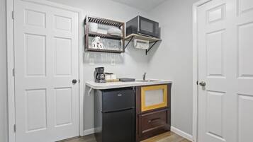 Microwave, coffee/tea maker, cookware/dishes/utensils