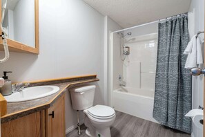 أحواض استحمام، مجففات شعر، مناشف