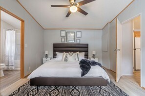 3 عدّة غرف نوم ومكتب ومكواة/لوح كي وواي فاي