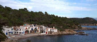 Beautiful family apartment with parking in Palamós